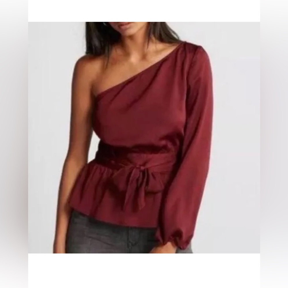 ❤️Express Maroon one-shoulder tie-back blouse❤️